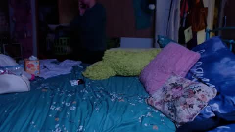 DIAN dee-ann online show from December 2, 4:20 pm