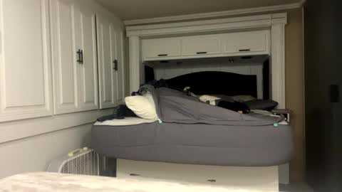 smoothmusclecam online show from March 1, 7:30 am