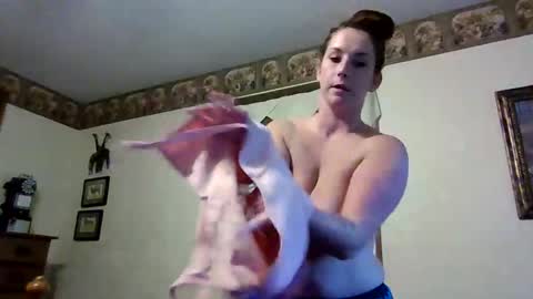 Snapshot of smoothmove1215 chatting on October 29, 7:48 pm smoothmove1215 online show from October 29, 7:48 pm