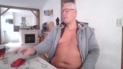 smoothy5460 online show from December 4, 8:45 am