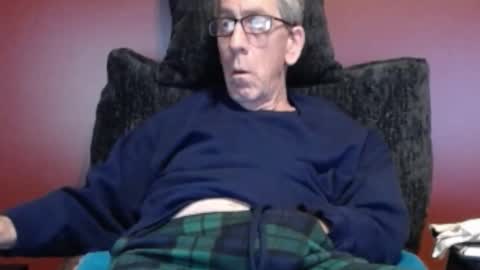 Snapshot of smose chatting on December 15, 7:02 am CJ online show from December 15, 7:02 am