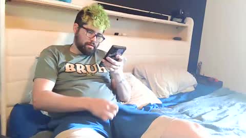 snackonzach online show from September 14, 2:38 pm
