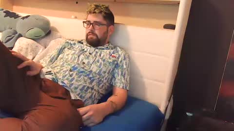 snackonzach online show from October 11, 10:52 pm