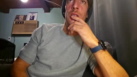 Snackyyyy online show from February 17, 3:25 am