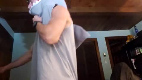 Snackyyyy online show from February 21, 2:34 am