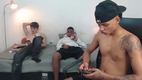 Snapshot of snak_master1 chatting on September 26, 5:50 pm snak_master1 online show from September 26, 5:50 pm