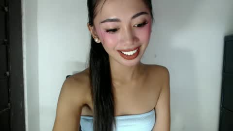Snapshot of snake_charmer88 chatting on July 4, 10:49 pm kianna online show from July 4, 10:49 pm