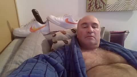 Snapshot of sneakerboy18 chatting on January 5, 1:26 pm sneakerboy18 online show from January 5, 1:26 pm