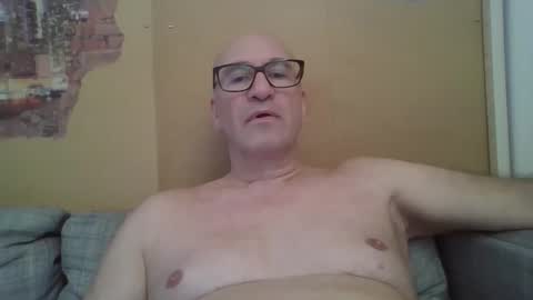 Snapshot of sneakerboy18 chatting on September 21, 2:19 pm sneakerboy18 online show from September 21, 2:19 pm