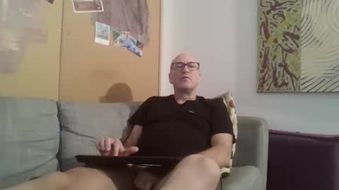 sneakerboy18 online show from March 1, 11:23 am