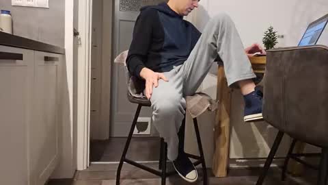 sneakerboy444 online show from December 1, 7:52 pm