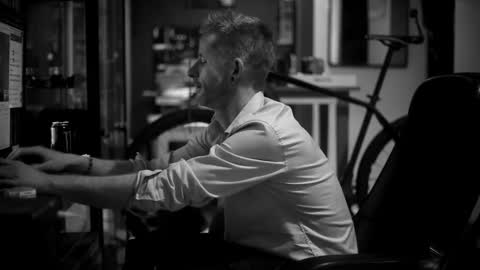 sneaky1985 online show from February 22, 12:56 am