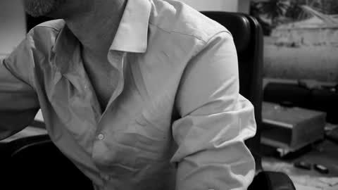 sneaky1985 online show from February 26, 3:44 pm