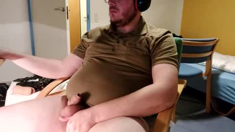 Snapshot of snebolden chatting on February 24, 7:52 pm snebolden online show from February 24, 7:52 pm