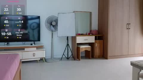 SnejinkaMisha online show from September 18, 11:18 pm