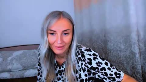 Sneja online show from December 2, 6:58 pm