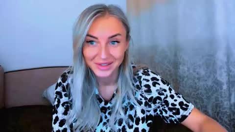 Sneja online show from December 3, 11:30 am