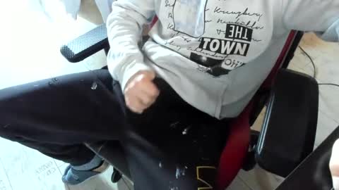 Snapshot of snip1977 chatting on January 12, 11:07 am snip1977 online show from January 12, 11:07 am