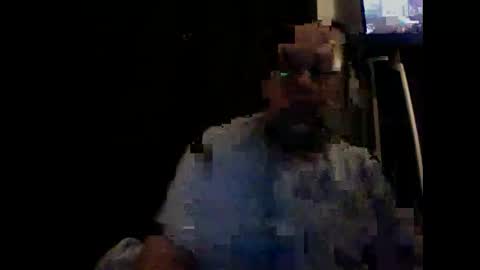 Snapshot of snoop95651994599 chatting on December 18, 2:17 am snoop95651 online show from December 18, 2:17 am