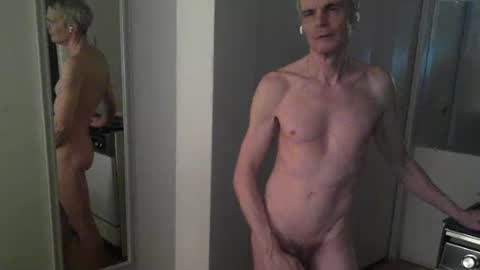 Snapshot of snoro111 chatting on April 1, 12:11 am snoro111 online show from April 1, 12:11 am