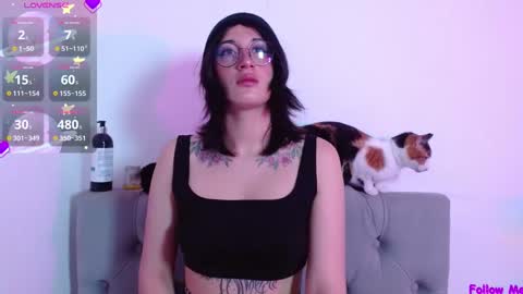 IG     OF red moonn online show from January 25, 11:23 am