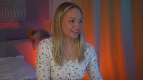 Candice Snow online show from December 21, 10:17 am