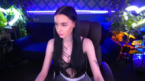 Snapshot of snow_whiteeex chatting on January 11, 5:07 pm snow_whiteeex online show from January 11, 5:07 pm