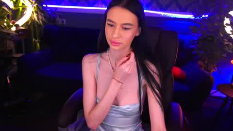 Snapshot of snow_whiteeex chatting on January 31, 2:28 pm snow_whiteeex online show from January 31, 2:28 pm