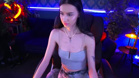 Snapshot of snow_whiteeex chatting on February 4, 10:00 am snow_whiteeex online show from February 4, 10:00 am