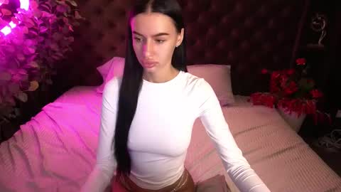 Snapshot of snow_whiteeex chatting on October 21, 5:41 am snow_whiteeex online show from October 21, 5:41 am