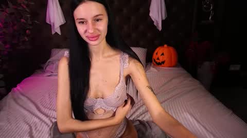 Snapshot of snow_whiteeex chatting on November 1, 6:37 am snow_whiteeex online show from November 1, 6:37 am