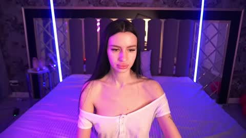 snow_whiteeex online show from March 10, 6:40 am