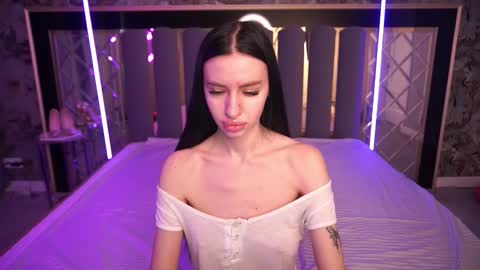 snow_whiteeex online show from March 23, 6:39 am