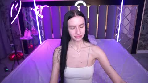 snow_whiteeex online show from April 11, 6:18 am