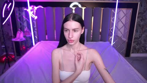 snow_whiteeex online show from April 11, 7:45 am