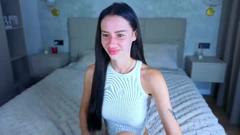 Snapshot of snow_whiteeex chatting on June 23, 4:10 am snow_whiteeex online show from June 23, 4:10 am