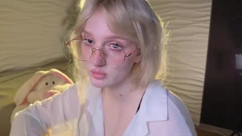 Ellie online show from August 7, 5:42 am