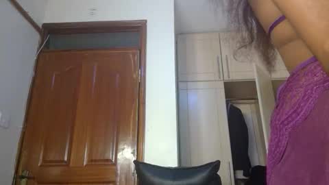 Snapshot of snowfox254 chatting on January 7, 9:28 pm snowfox254 online show from January 7, 9:28 pm