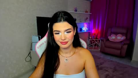 Snapshot of snowingwinter chatting on November 8, 12:27 pm snowingwinter online show from November 8, 12:27 pm