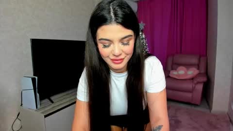 Snapshot of snowingwinter chatting on December 20, 7:21 pm snowingwinter online show from December 20, 7:21 pm