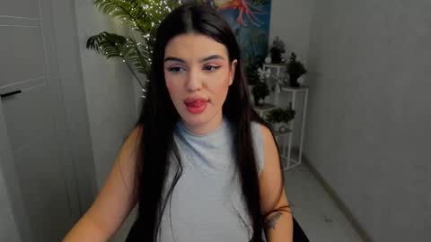 Snapshot of snowingwinter chatting on December 21, 7:21 pm snowingwinter online show from December 21, 7:21 pm