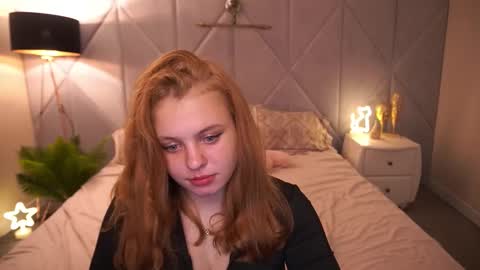 snowwhite_bella online show from November 4, 8:19 pm