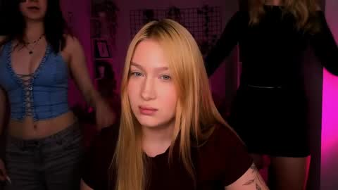 so_hot_rosalie online show from May 4, 7:43 pm
