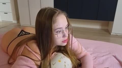 Sophy online show from December 1, 6:24 pm