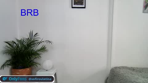 soffi_rousel_ online show from January 8, 8:39 pm