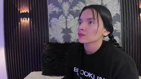Snapshot of sofi_lassa_ chatting on June 9, 12:55 am SOFIA online show from June 9, 12:55 am