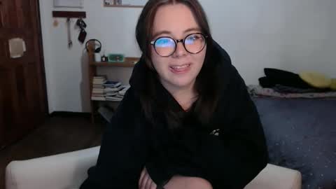 Sofi Lynch online show from March 13, 4:41 am