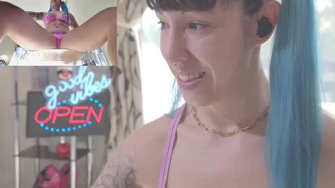 Snapshot of sofi_mora chatting on February 17, 2:26 pm Sofi Mora online show from February 17, 2:26 pm