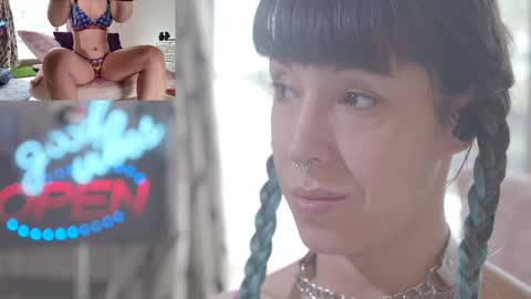 Snapshot of sofi_mora chatting on September 9, 1:21 pm Sofi Mora online show from September 9, 1:21 pm