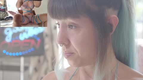 Snapshot of sofi_mora chatting on November 2, 2:19 pm Sofi Mora online show from November 2, 2:19 pm